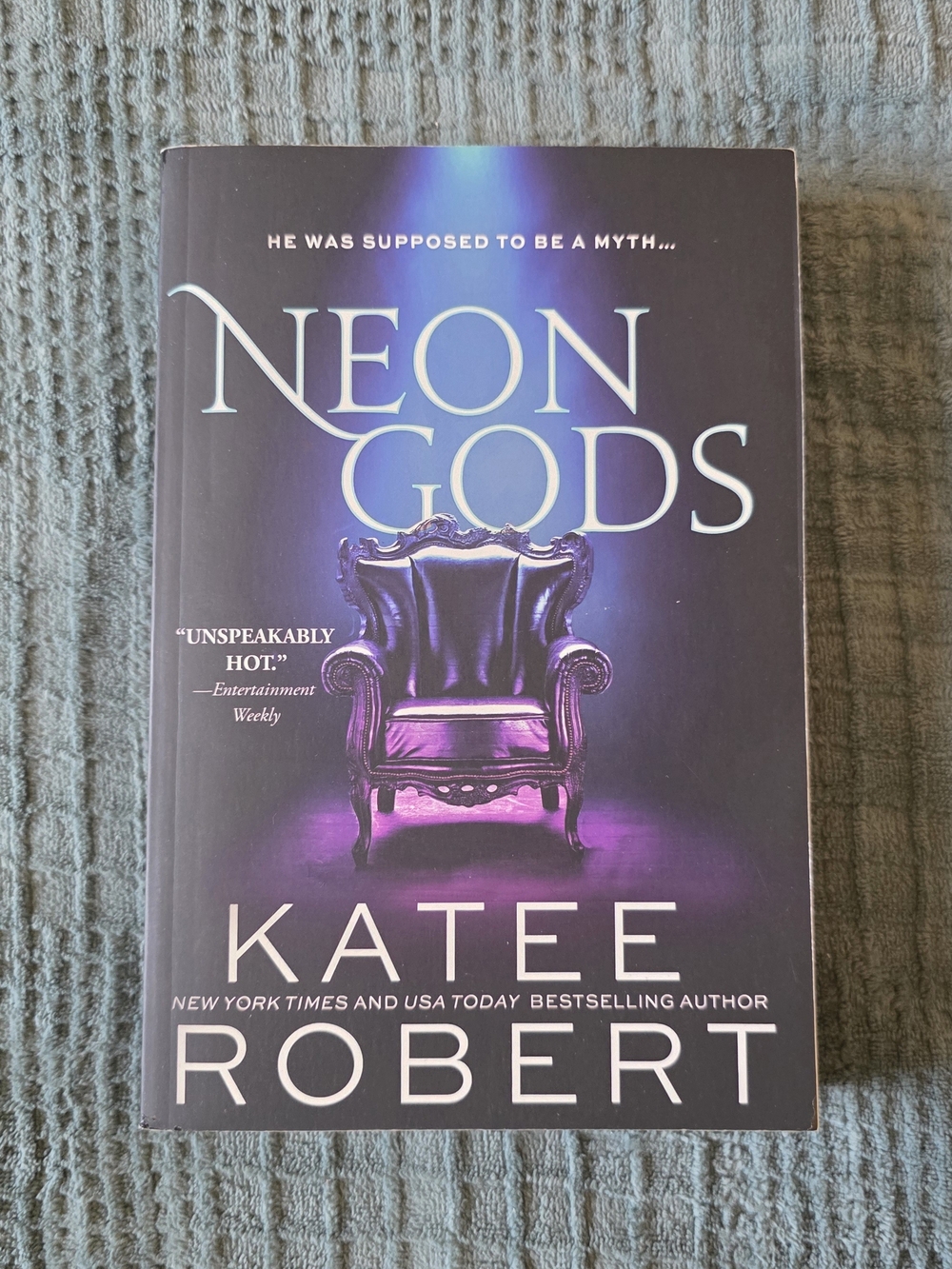 Neon Gods - Kate Robert